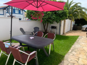 Отель APPARTEMENT LES HIRONDELLES 2KM PLAGE-WiFI-JARDIN-PARKING-DRAPS ET SERVIETTES  Андей
